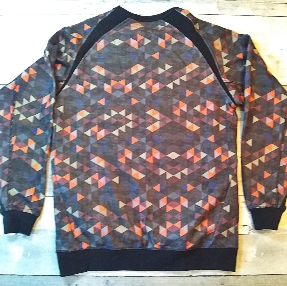 Black Scale Wool & Leather Vest with Matching Sweatshirt - Picture 8 of 8